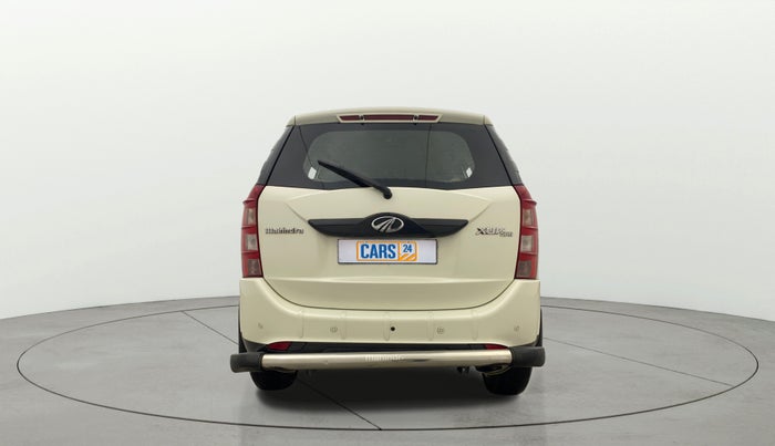 2015 Mahindra XUV500 W6, Diesel, Manual, 1,24,192 km, Back/Rear