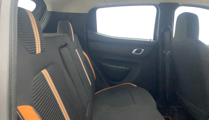 2021 Renault Kwid CLIMBER 1.0 (O), Petrol, Manual, 24,931 km, Right Side Rear Door Cabin