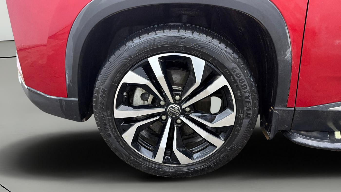 2023 MG HECTOR PLUS SAVVY PRO 1.5 TURBO CVT 6 STR, Petrol, Automatic, 15,647 km, Left Front Wheel