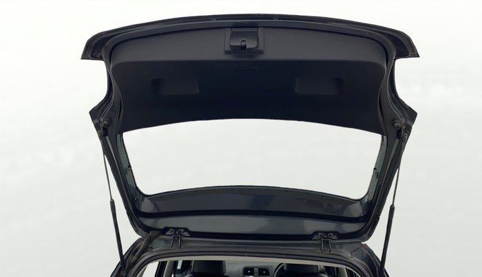 2018 Volkswagen Polo COMFORTLINE 1.0L MPI, Petrol, Manual, 8,325 km, Boot Door Open