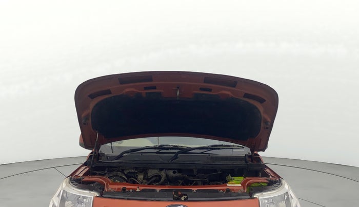 2017 Mahindra TUV300 T8 AMT, Diesel, Automatic, 1,02,809 km, Open Bonet