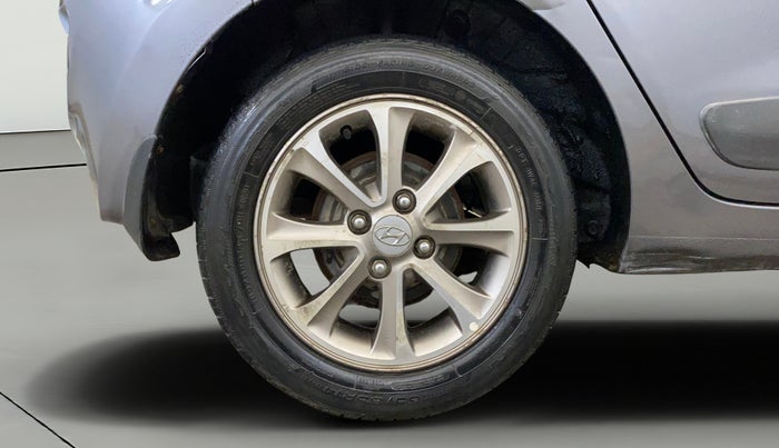 2016 Hyundai Grand i10 ASTA (O) AT 1.2 KAPPA VTVT, Petrol, Automatic, 54,008 km, Right Rear Wheel