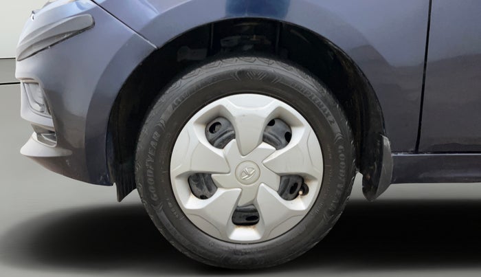 2022 Tata Tiago XT CNG, CNG, Manual, 43,715 km, Left Front Wheel