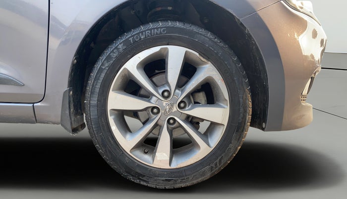 2017 Hyundai Elite i20 ASTA 1.2 (O), Petrol, Manual, 1,01,369 km, Right Front Wheel