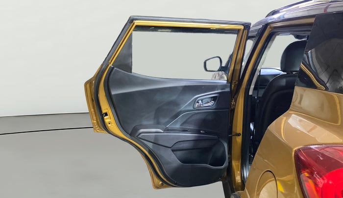 2023 Mahindra XUV300 W8(O) 1.2 PETROL DUAL TONE, Petrol, Manual, 58,758 km, LHS Rear Door