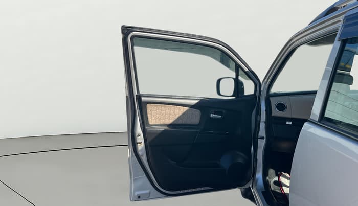 2017 Maruti Wagon R 1.0 VXI (O) AMT, Petrol, Automatic, 20,635 km, LHS Front Door