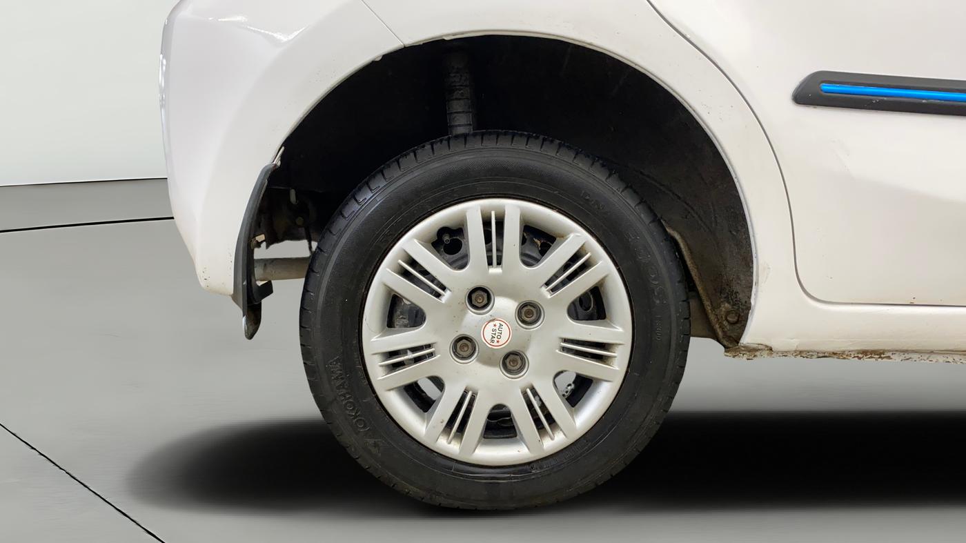 2014 Datsun Go T, Petrol, Manual, 36,676 km, Right Rear Wheel