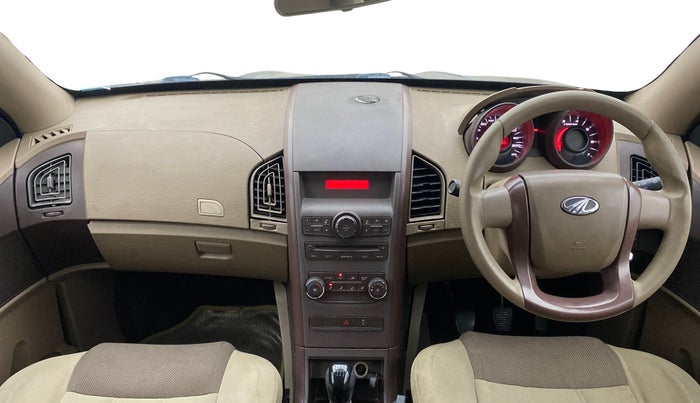 2014 Mahindra XUV500 W4, Diesel, Manual, 1,12,565 km, Dashboard