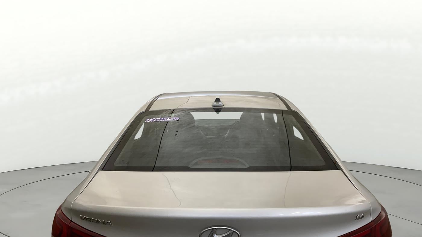 2018 Hyundai Verna 1.6 VTVT SX, Petrol, Manual, 78,109 km, Rear Windshield