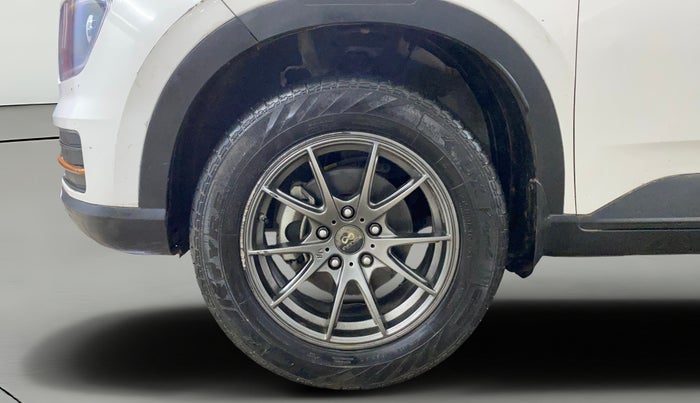 2023 Hyundai VENUE SX 1.2 PETROL, Petrol, Manual, 11,228 km, Left Front Wheel