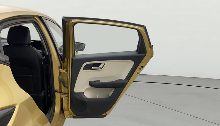 2021 Tata ALTROZ XZ PLUS PETROL, Petrol, Manual, 70,917 km, RHS Rear Door