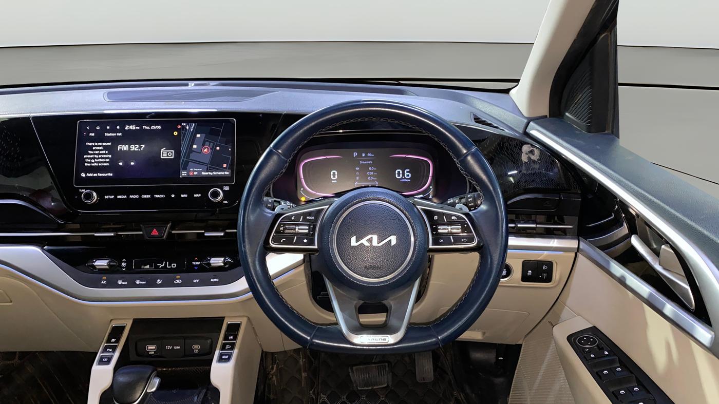 2022 KIA CARENS LUXURY PLUS 1.4 PETROL DCT 7 STR, Petrol, Automatic, 26,757 km, Steering Wheel Close Up