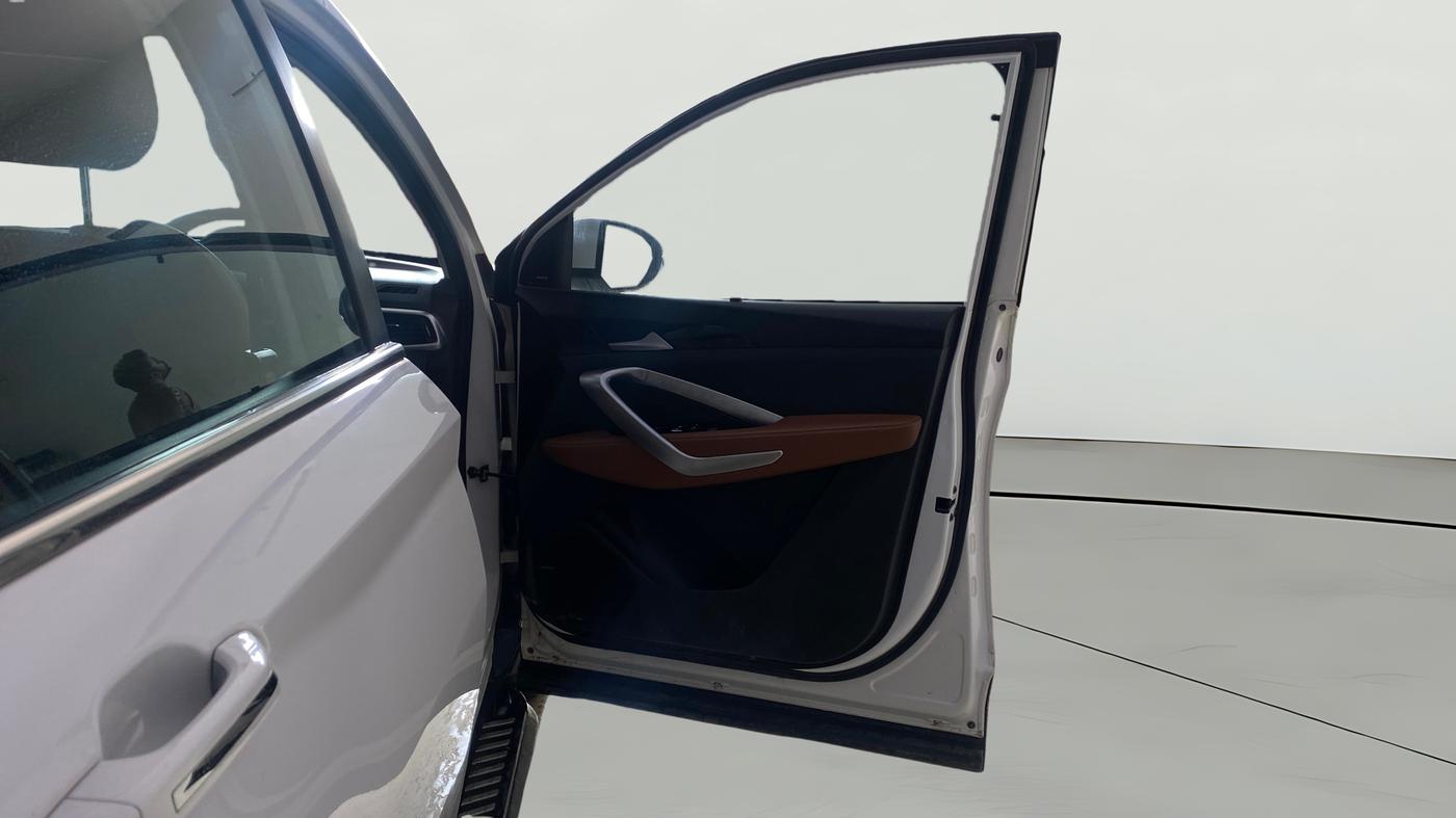 2021 MG HECTOR PLUS SHARP 1.5 PETROL TURBO DCT 6-STR, Petrol, Automatic, 63,454 km, RHS Front Door