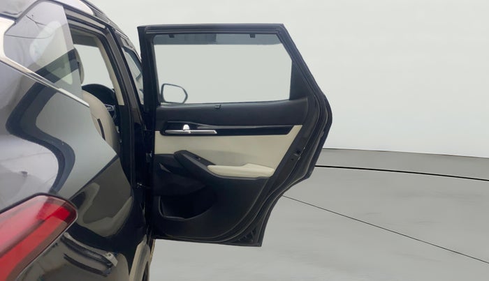 2022 KIA SELTOS HTX 1.5 PETROL, Petrol, Manual, 37,145 km, RHS Rear Door