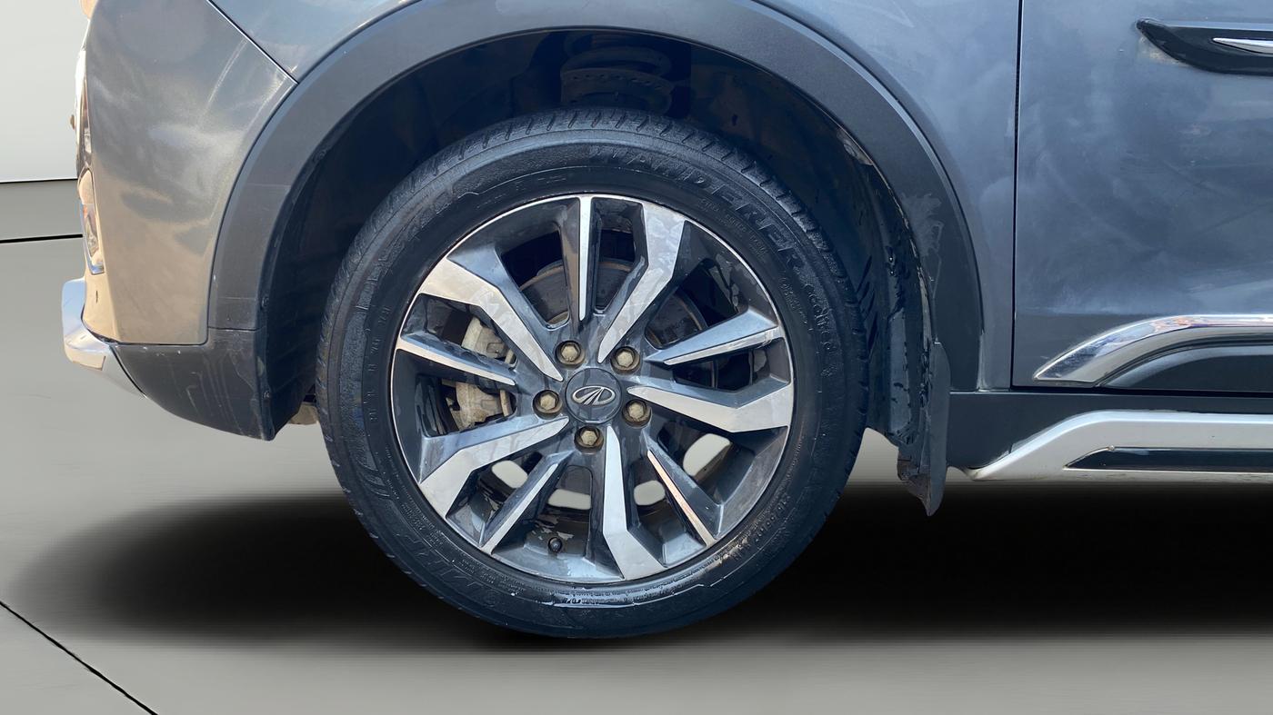 2021 Mahindra XUV300 W8 (O) 1.2 PETROL, Petrol, Manual, 47,115 km, Left Front Wheel