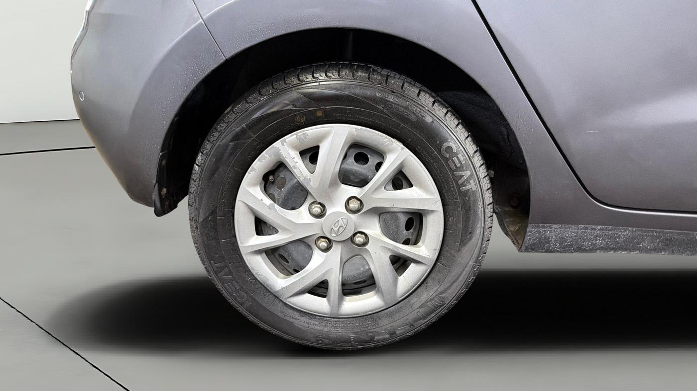 2018 Hyundai Grand i10 SPORTZ 1.2 KAPPA VTVT, Petrol, Manual, 93,659 km, Right Rear Wheel