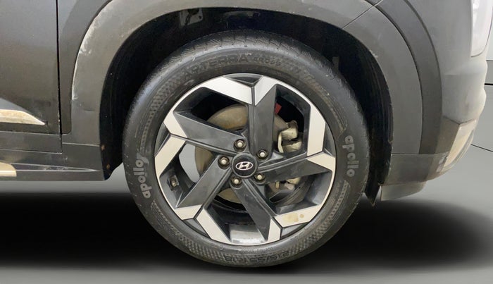 2022 Hyundai ALCAZAR 2.0 SIGNATURE (O) AT 6STR, CNG, Automatic, 32,844 km, Right Front Wheel
