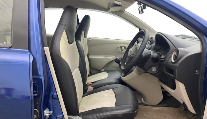 2017 Datsun Go T, Petrol, Manual, 48,825 km, Right Side Front Door Cabin