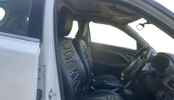 2023 Maruti BREZZA ZXI AT SMART HYBRID, Petrol, Automatic, 60,097 km, Right Side Front Door Cabin