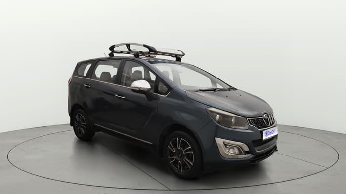 2018 Mahindra MARAZZO M8 7 STR, Diesel, Manual, 1,15,237 km, Right Front Diagonal