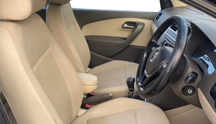 2015 Volkswagen Vento COMFORTLINE DIESEL 1.5, Diesel, Manual, 1,21,148 km, Right Side Front Door Cabin