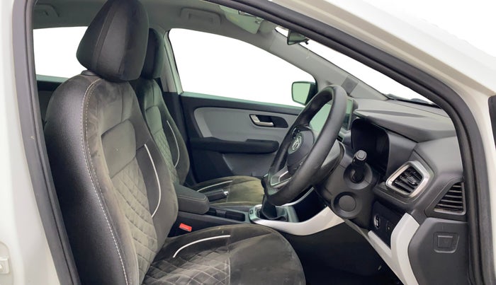 2020 Tata ALTROZ XZ DIESEL, Diesel, Manual, 1,43,911 km, Right Side Front Door Cabin