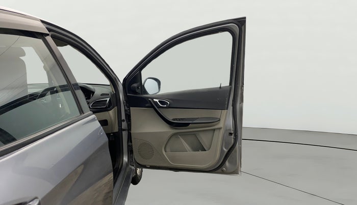 2018 Tata Tiago XZ PETROL, Petrol, Manual, 77,888 km, RHS Front Door