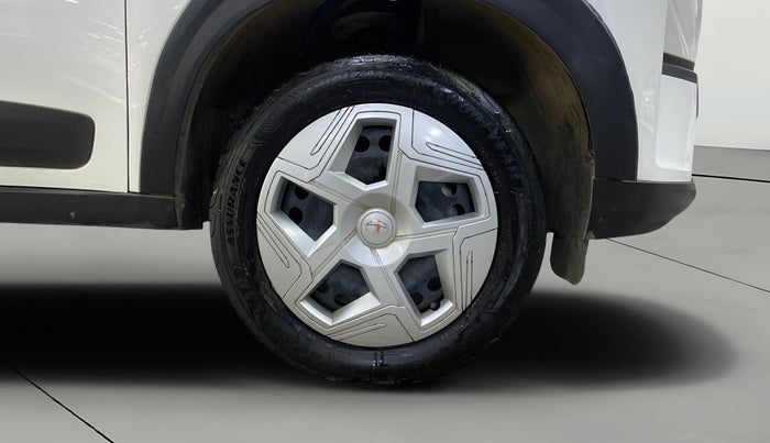 2025 Tata NEXON SMART PLUS S 1.2 REVOTRON, Petrol, Manual, 6,428 km, Right Front Wheel