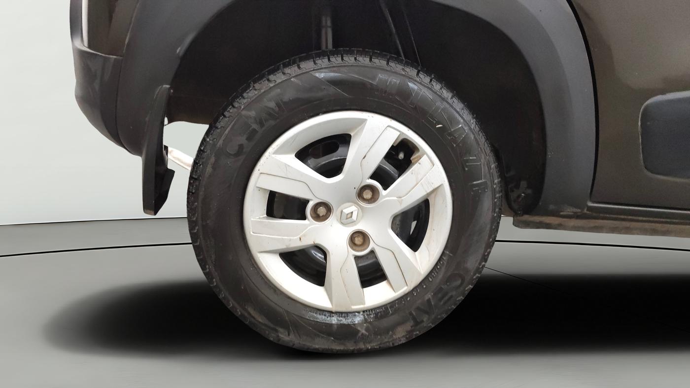 2017 Renault Kwid RXL, Petrol, Manual, 45,185 km, Right Rear Wheel