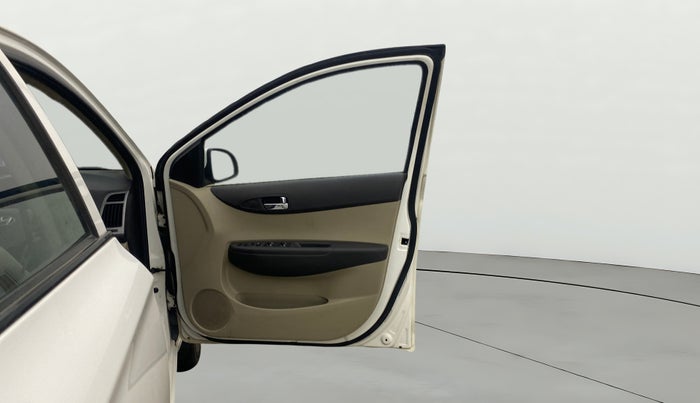 2014 Hyundai i20 SPORTZ 1.4 CRDI, Diesel, Manual, 77,055 km, RHS Front Door