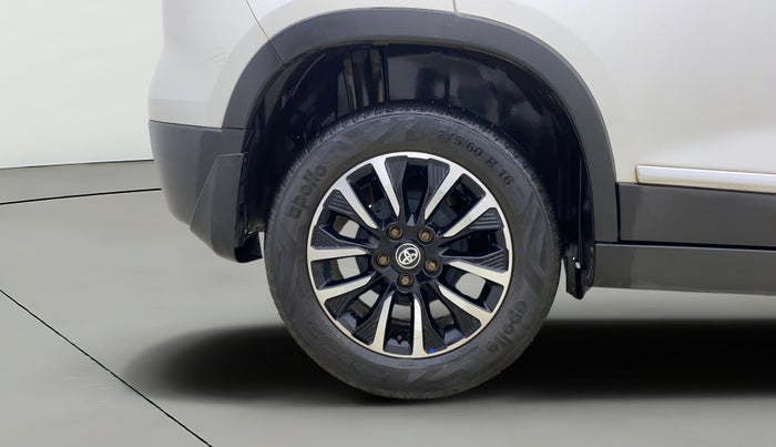 2022 Toyota URBAN CRUISER PREMIUM GRADE AT, Petrol, Automatic, 34,033 km, Right Rear Wheel