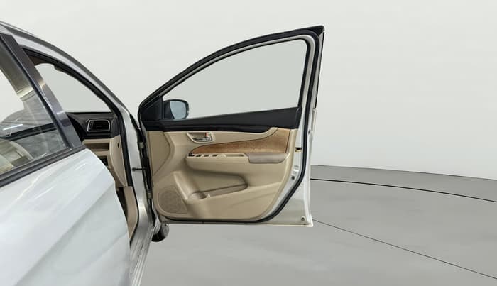 2015 Maruti Ciaz VXI+, Petrol, Manual, 92,577 km, RHS Front Door