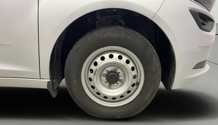 2021 Tata ALTROZ XE PETROL, Petrol, Manual, 36,124 km, Right Front Wheel