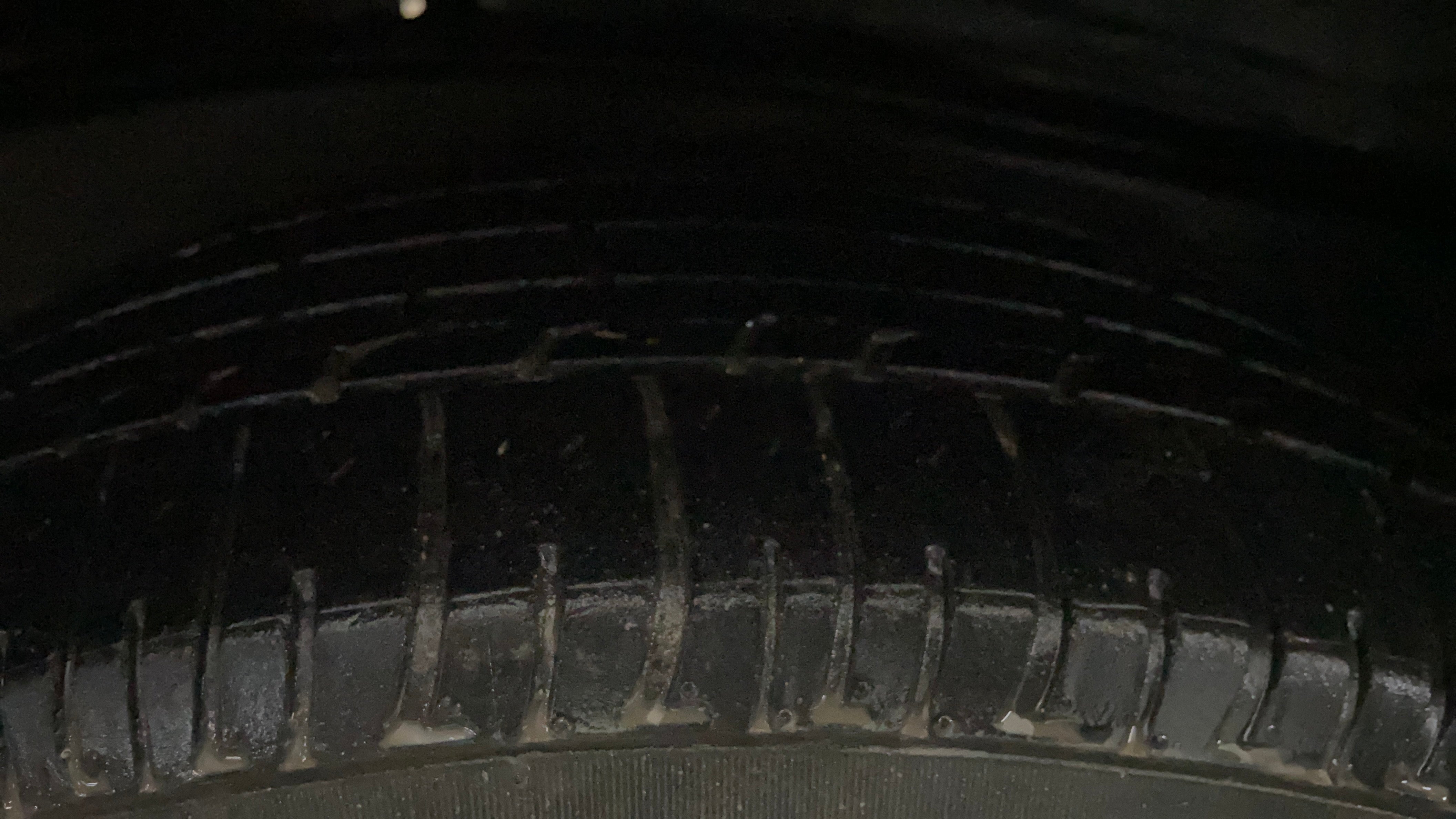 camera-Right-Rear-Tyre-Tread