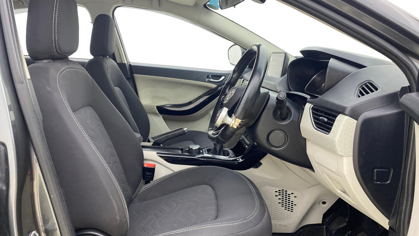 2021 Tata NEXON XZ PLUS PETROL SUNROOF, Petrol, Manual, 51,343 km, Right Side Front Door Cabin