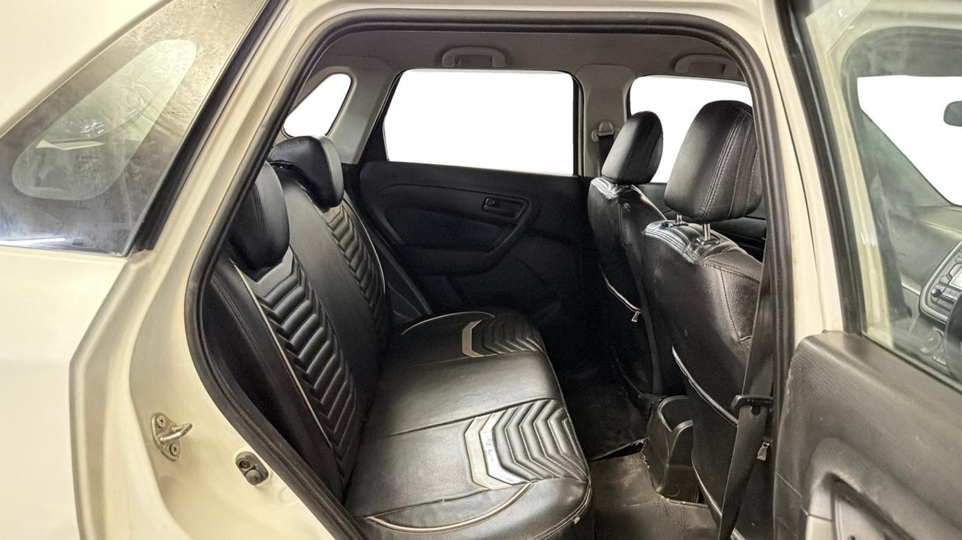 2019 Maruti Vitara Brezza VDI, Diesel, Manual, 68,648 km, Right Side Rear Door Cabin