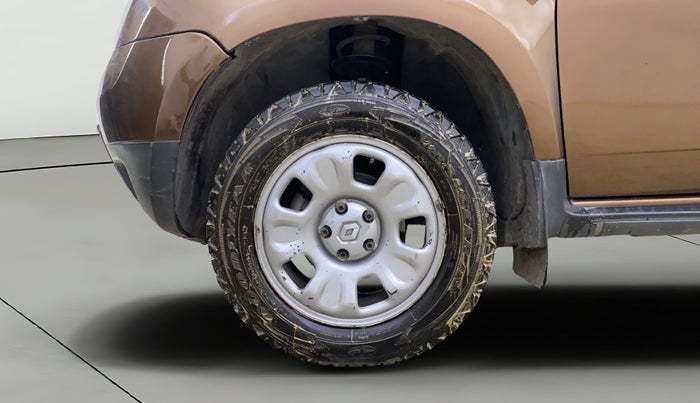 2013 Renault Duster 85 PS RXE DIESEL, Diesel, Manual, 1,00,493 km, Left Front Wheel