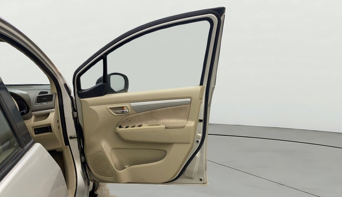 2013 Maruti Ertiga VXI, Petrol, Manual, 1,12,352 km, RHS Front Door