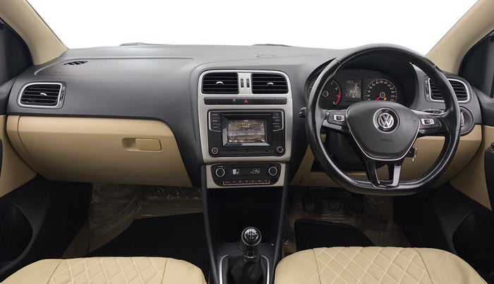 2016 Volkswagen Ameo HIGHLINE1.2L, Petrol, Manual, 65,419 km, Dashboard