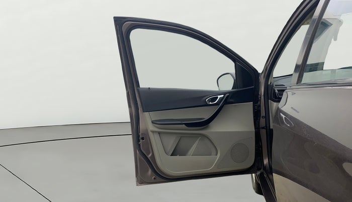 2017 Tata Tiago XZ PETROL, Petrol, Manual, 27,861 km, LHS Front Door