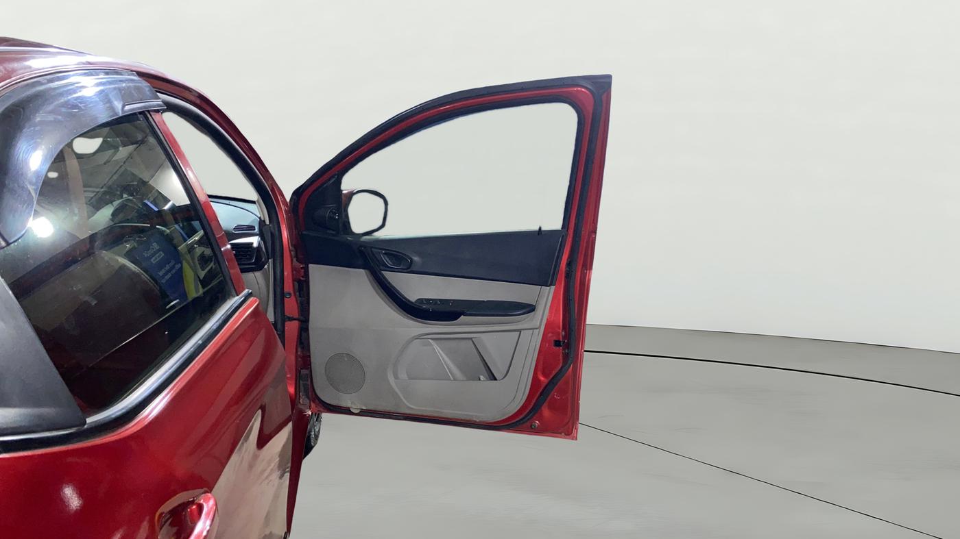 2019 Tata Tiago XZ PETROL, Petrol, Manual, 29,667 km, RHS Front Door