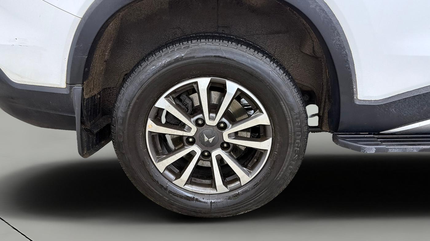 2025 Mahindra SCORPIO-N Z8 DIESEL AT 2WD 7 STR, Diesel, Automatic, 35,011 km, Right Rear Wheel