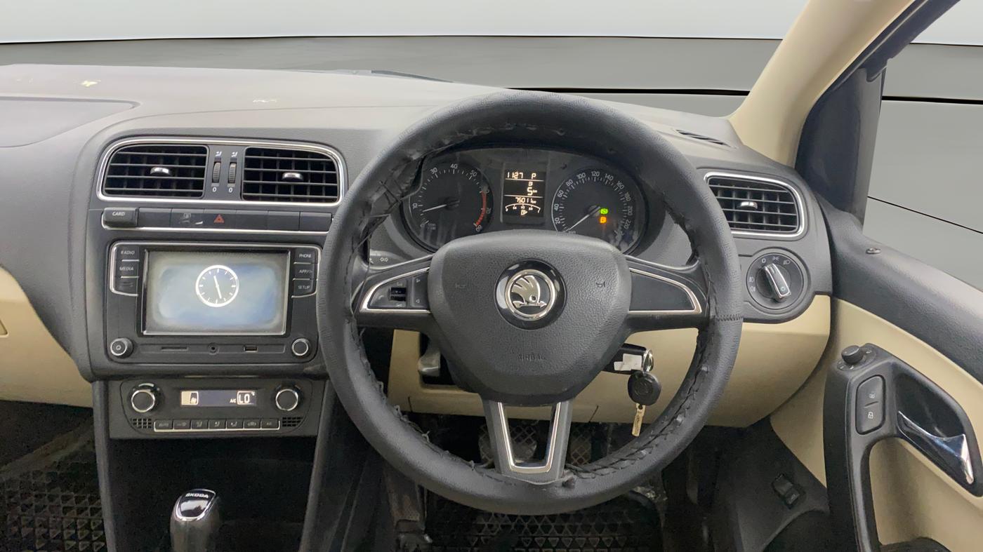 2018 Skoda Rapid STYLE 1.6 MPI AT, Petrol, Automatic, 75,459 km, Steering Wheel Close Up