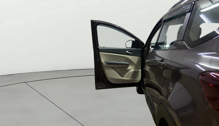 2022 Renault TRIBER RXZ, Petrol, Manual, 30,003 km, LHS Front Door