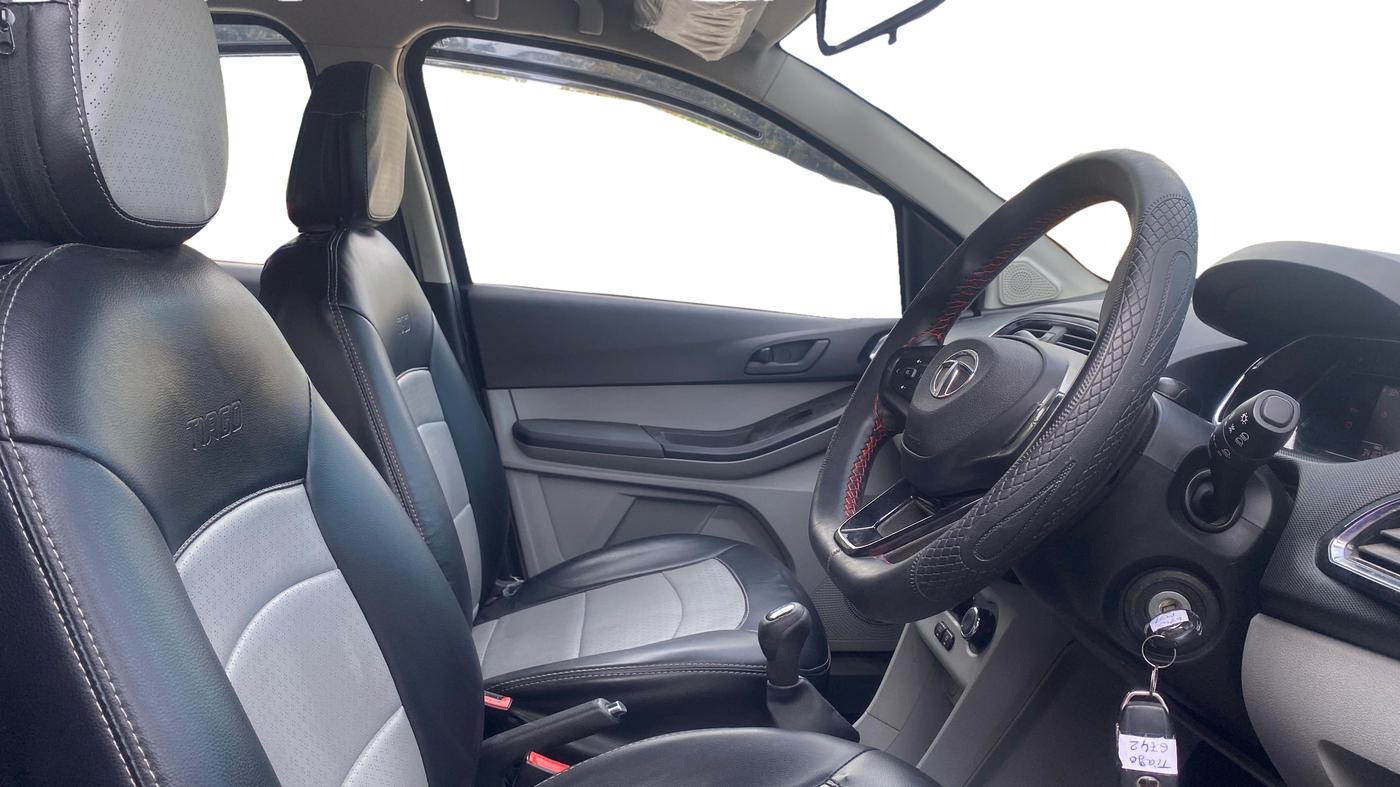 2023 Tata Tiago XT PETROL, Petrol, Manual, 34,178 km, Right Side Front Door Cabin