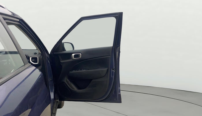 2022 Hyundai VENUE S+ 1.2, Petrol, Manual, 1,01,922 km, RHS Front Door