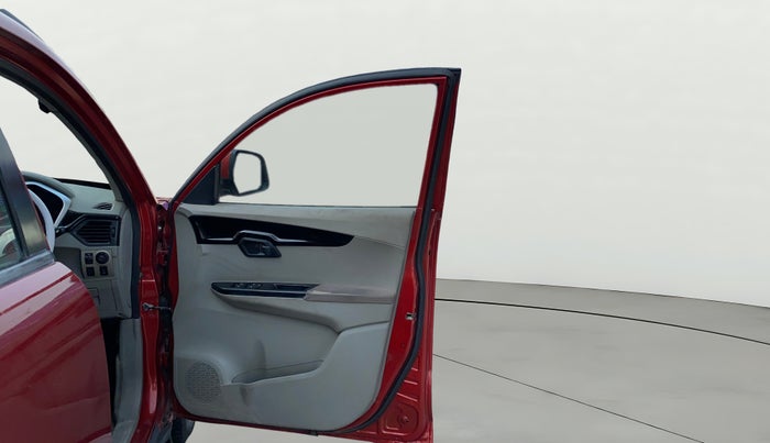 2017 Mahindra Kuv100 K8 D 6 STR, Diesel, Manual, 58,613 km, RHS Front Door