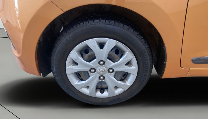 2015 Hyundai Grand i10 SPORTZ 1.2 KAPPA VTVT, Petrol, Manual, 82,147 km, Left Front Wheel
