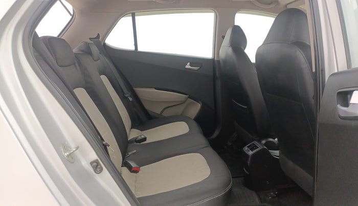 2016 Hyundai Grand i10 SPORTZ 1.2 KAPPA VTVT, Petrol, Manual, 84,427 km, Right Side Rear Door Cabin