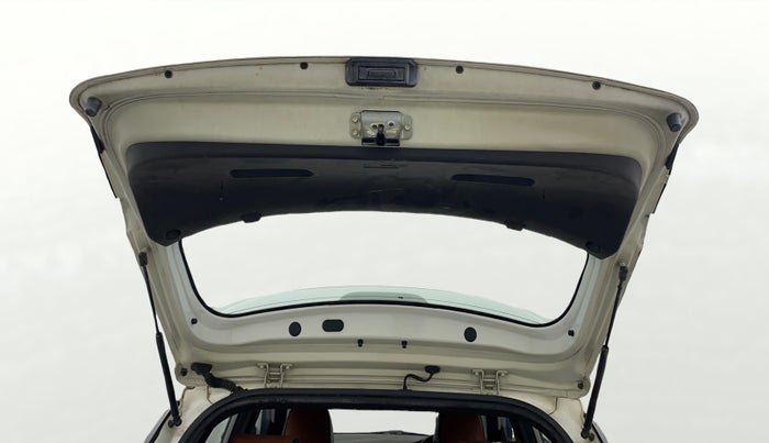 2015 Hyundai i20 Active 1.2 SX, Petrol, Manual, 1,00,190 km, Boot Door Open